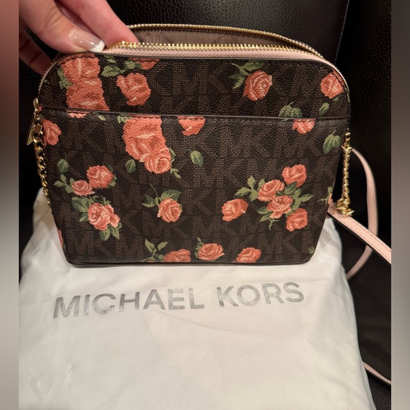 ❌SOLD❌ Michael Kors Floral Crossbody - Picture 2 of 6